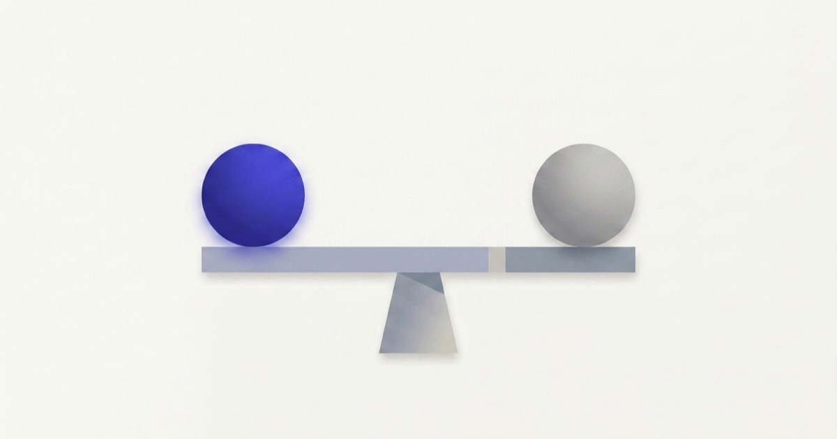 Illustration abstraite d'une balance à l'équilibre, une sphère indigo et une sphère grise